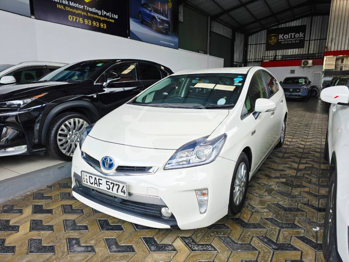 Image Toyota Prius 3rd Gen 2014 